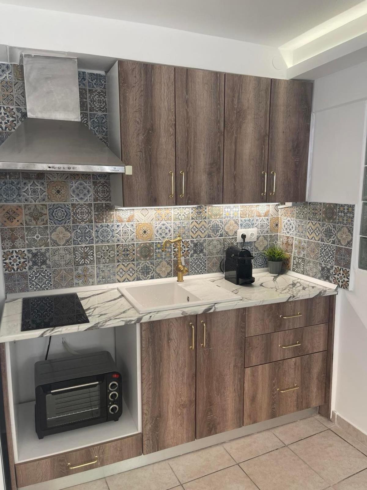 Skg Retreat Emerald - 5Min Walk From Seafront Salonicco Esterno foto