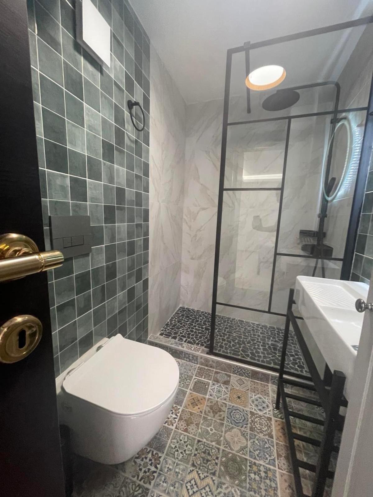 Skg Retreat Emerald - 5Min Walk From Seafront Salonicco Esterno foto